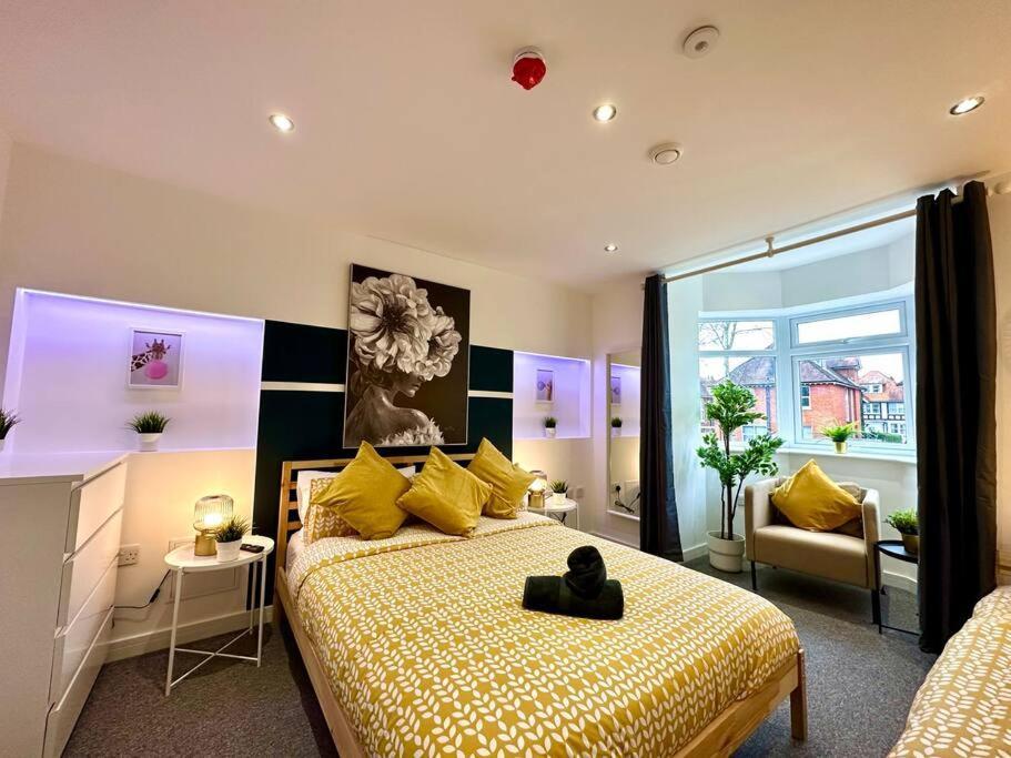 Massive New 8 Bedroom House Sleeps Up To 21 - Accepts Groups - Great Location - Free Parking - Fast Wifi - Smart Tvs - Sleeps Up To 21 People - Close To Bournemouth & Poole Town Centre & Sandbanks Esterno foto