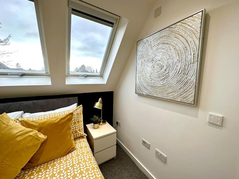 Massive New 8 Bedroom House Sleeps Up To 21 - Accepts Groups - Great Location - Free Parking - Fast Wifi - Smart Tvs - Sleeps Up To 21 People - Close To Bournemouth & Poole Town Centre & Sandbanks Esterno foto